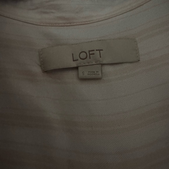 LOFT Button-Up Blouse - Picture 3 of 3